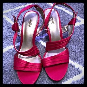 NWT Mossimo Fuschia Heels
